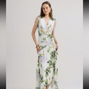 Floral Maxi Dress, White House, black market. Size 4